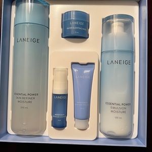 New in Box: LANEIGE basic Duo Set Moisture: 5 Piece Set